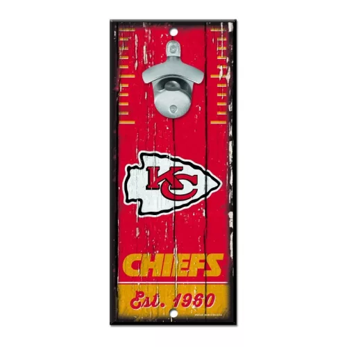 Chiefs - sörnyitó tábla/fából